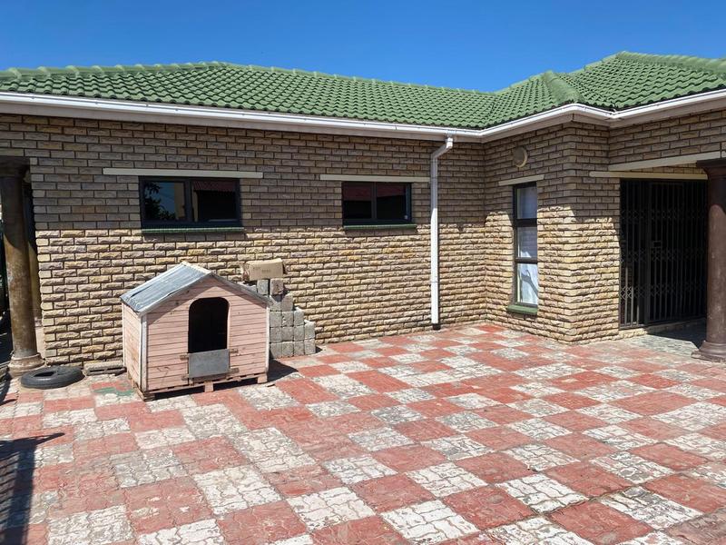 8 Bedroom Property for Sale in Ezibeleni Eastern Cape